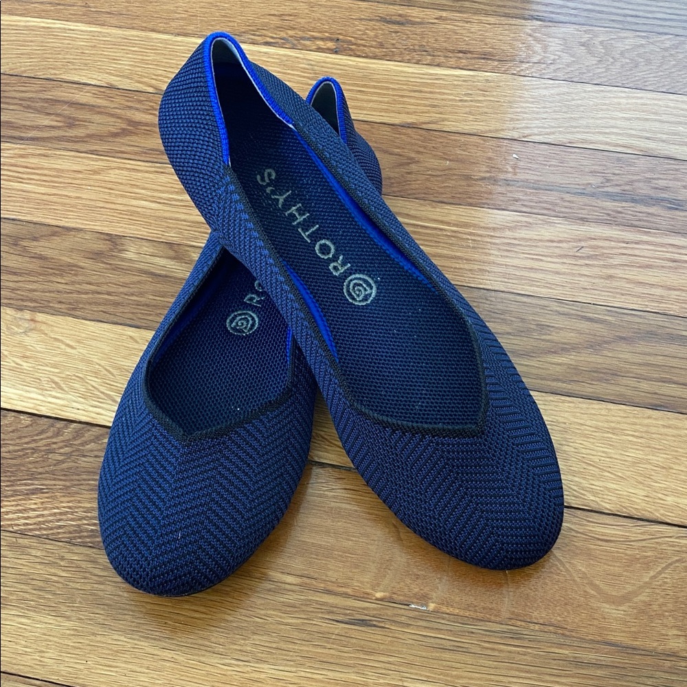 ROTHY’s ballet flats blue black navy round toe size 9.5